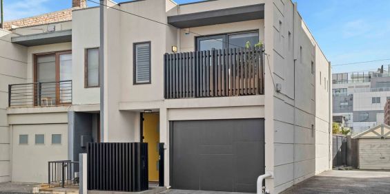 Premium 3-Bedroom Residence Moments from Prahran Lifestyle - Photo 3