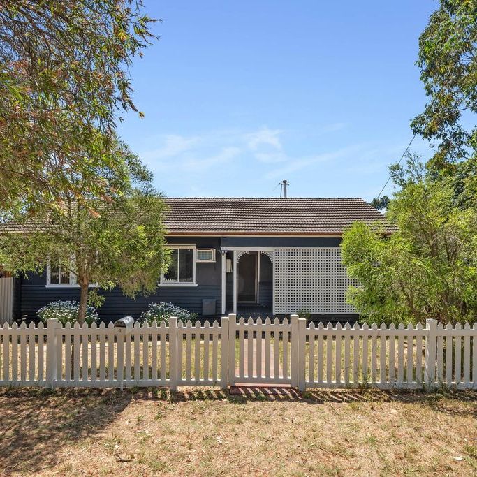 Renovated Cottage on a HUGE Block with Powered Workshop! - Photo 1