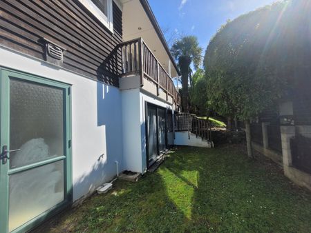 Large spacious 5 Bedroom home - Photo 5