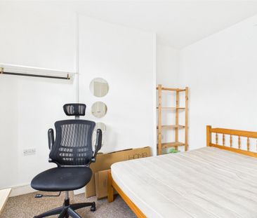 4 bedroom terraced house to rent - Photo 5