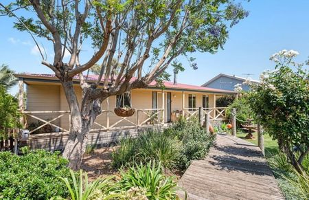 Coastal character home - a must see - Photo 3