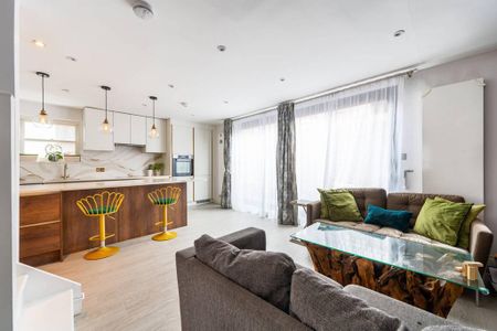 2 bedroom flat to rent - Photo 2