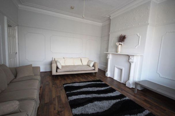 6 bedroom house to rent - Photo 1