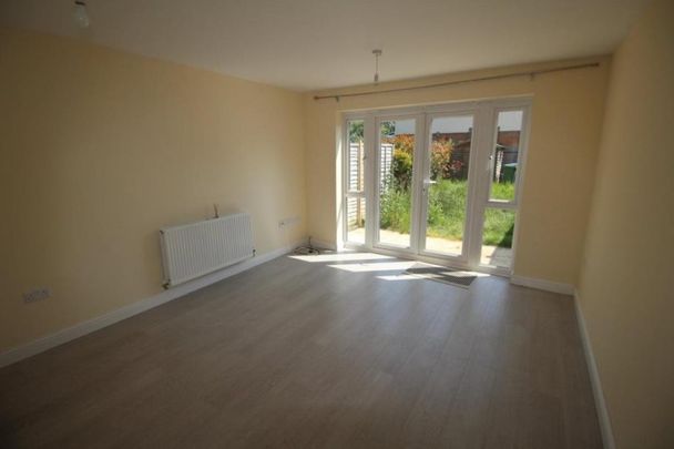 Union Street, Farnborough, Hampshire, GU14 - Photo 1