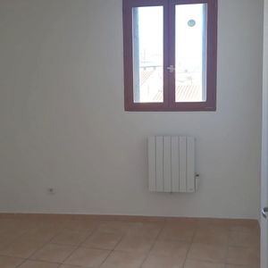 Location Appartement 2 pièces 25m² MARSEILLE 1er - Photo 3