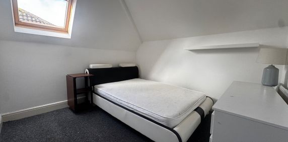 1 Bed Flat, Denzil Avenue, SO14 - Photo 2