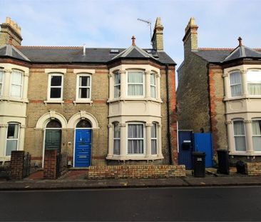 Room 5, Flat 2, 33 Mill Road, Cambridge - Photo 2