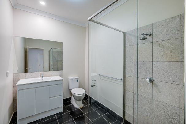 B/1 Oates Avenue, Woodridge QLD 4114 - House For Rent | Domain - Photo 1