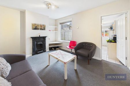 3 bedroom terraced house to rent - Photo 2