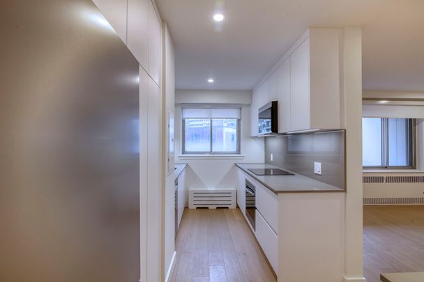 3555 Cote-des-Neiges Road - Photo 1