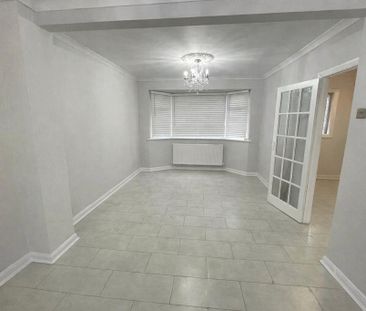 3 bedroom end of terrace house to rent - Photo 1