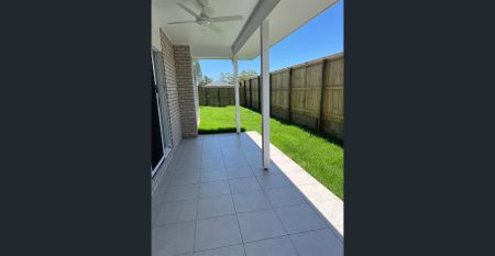 Modern & Stylish Newly Built Home in Bellbird Plac - Photo 3