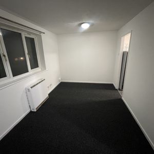 14, Greenfield Way, Preston - Photo 2