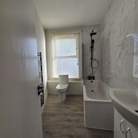 2 Bed Flat, Brooke Road, N16 - Photo 3