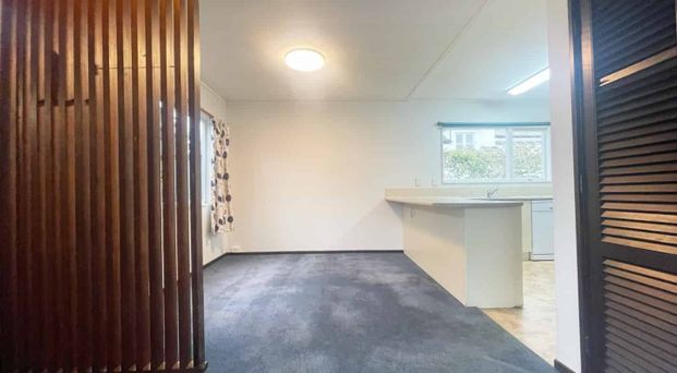 Sunny 4 bedroom 2 bathroom + Study near Milford Beach & Park - Photo 1