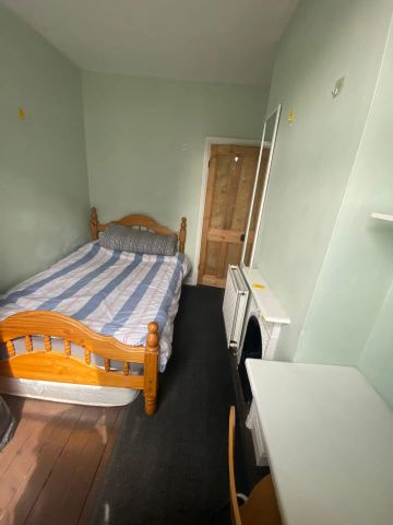 Welford Road (4 bed) - Photo 2