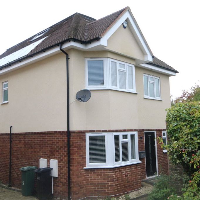 Colman Close, Epsom - Photo 1