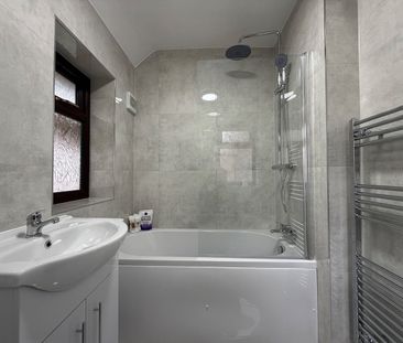 3 Bed Semi-Detached House, Larkhill Close, LS8 - Photo 4