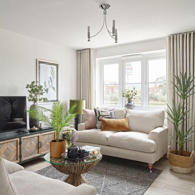 3 bedroom semi-detached house to rent - Photo 1