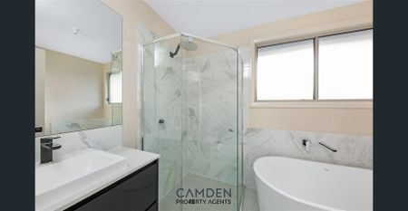 Charming and Spacious Home for Rent in the Heart of Austral's Thriving Community! - Photo 3