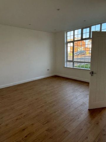 4 Avery Court, Avery Way, Rochester, Kent, ME3 9QL - Photo 3