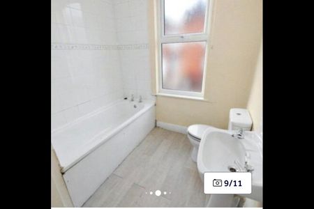 2 Bed End Terrace, Mitford Place, LS12 - Photo 3