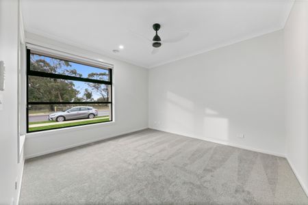 140 Waratah Rd, Huntly VIC 3551 - House For Rent | Domain - Photo 3