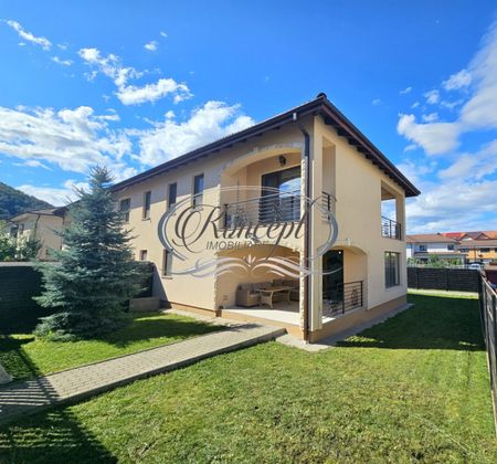 Duplex cu finisaje moderne pe strada Florilor - Fotografie 4