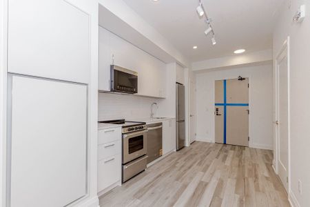 For Lease - 3250 Carding Mill Trail Unit# 306, Oakville, Ontario - Photo 3