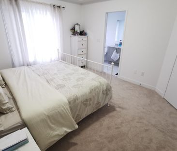 For Lease - 167 Harding Park Street, Newmarket, Ontario - Photo 5