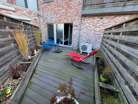 PRACHTIG RECENT 1 SLAAPKAMER APPARTEMENT MET TERRAS EN ONDERGRONDSE STAANPLAATS - Photo 2