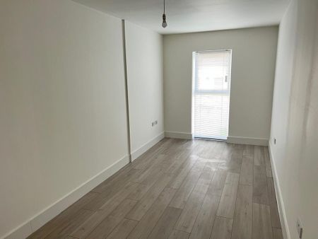 3 bedroom flat to rent - Photo 4