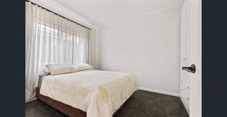 Character cottage and so close to everything! - Photo 5