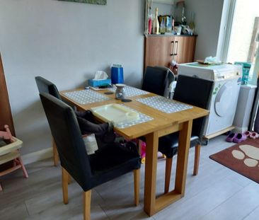 3 Bed Terraced House, Braemar Avenue, CR2 - Photo 4