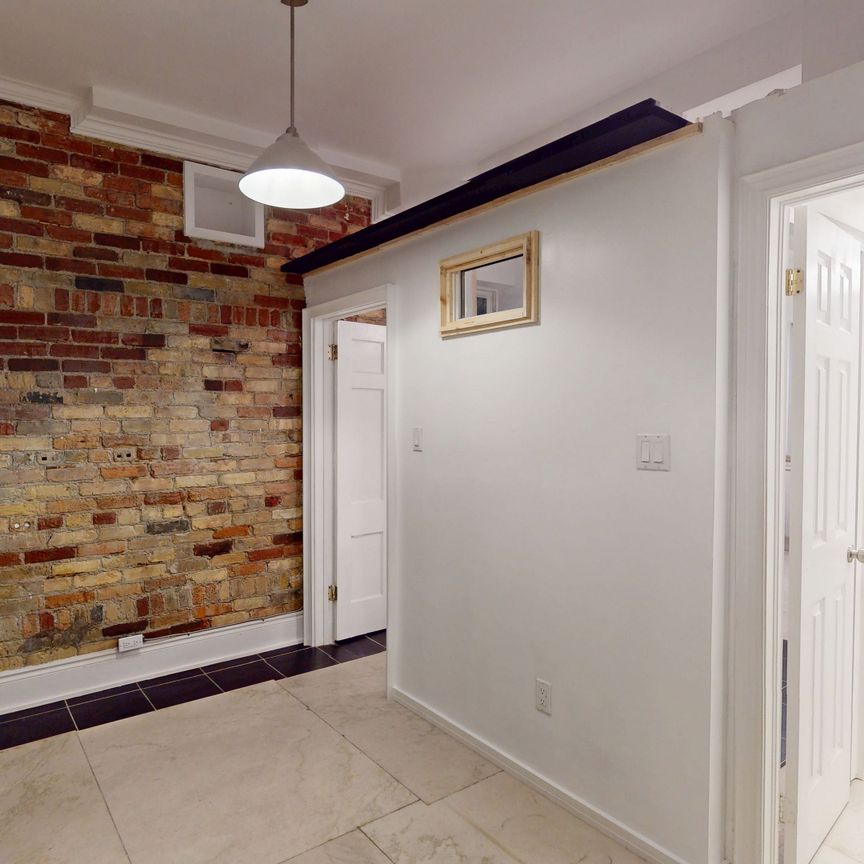 For Lease - 1152 Gerrard Street Unit# 206, Toronto, Ontario - Photo 1