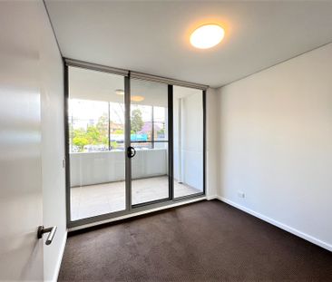 Modern As New 2 Bedroom Apartment for lease! - Photo 3