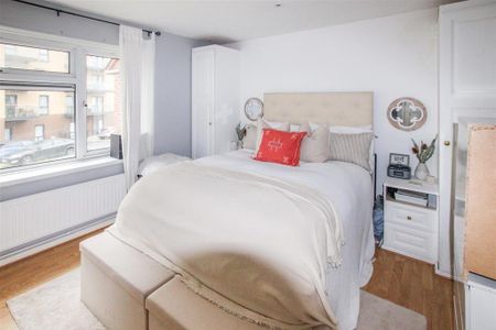 2 bedroom maisonette to rent - Photo 5