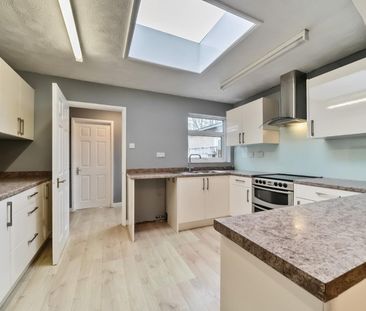 2 bedroom House To Let - Photo 3