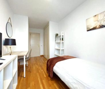 Avenida de España, Coslada, Community of Madrid 28821 - Photo 2