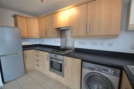 2 bedroom flat to rent - Photo 2