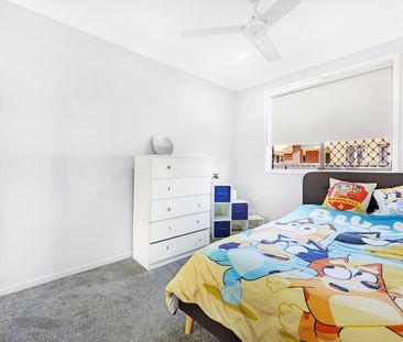 MODERN FOUR BEDROOM FAMILY HOME - Photo 4