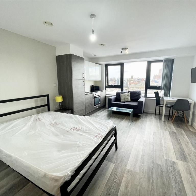 Studio to rent - Photo 1