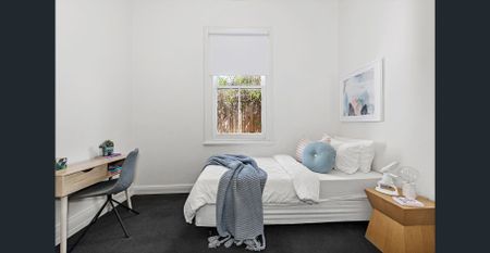 Delightful discovery with a deep north-facing garden - Photo 3