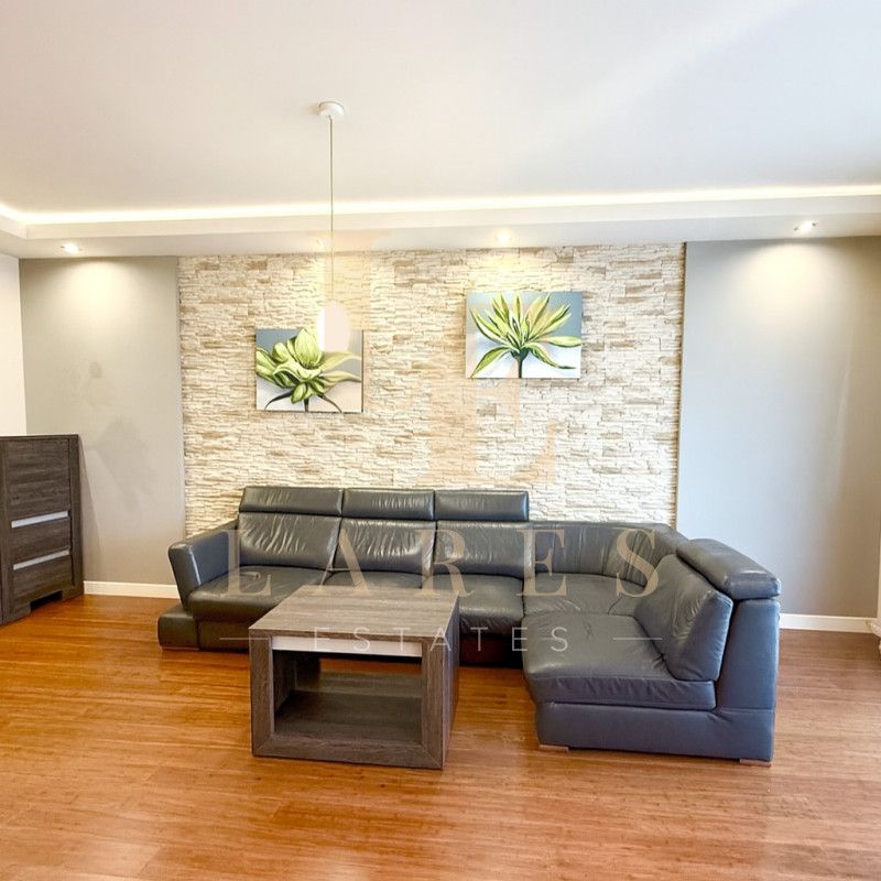 Garderoba | Garaż | 60 m2 | Balkon - Zdjęcie 1