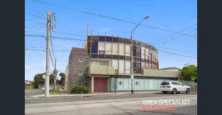 Unique Loft-Style Living with Space, Sunlight and Style in the Heart of Preston - Photo 3