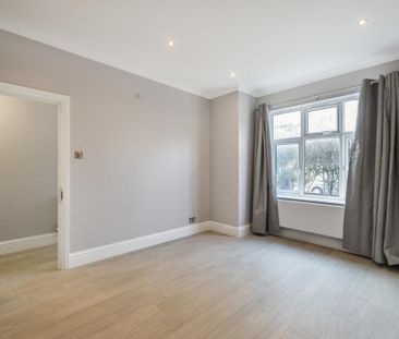 3 bedroom flat to rent - Photo 6