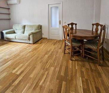 Piso de alquiler en Calle Convento, Casco Antiguo - Photo 1