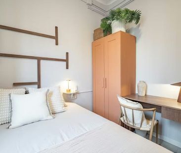 Carrer d'Aragó, Barcelona, Catalonia 08013 - Photo 4