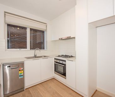 4/205 Dandenong Road, Windsor, VIC, 3181 - Photo 2