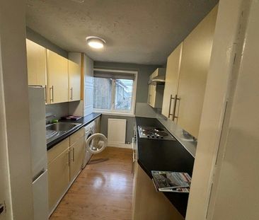 Flat to rent on - Photo 3